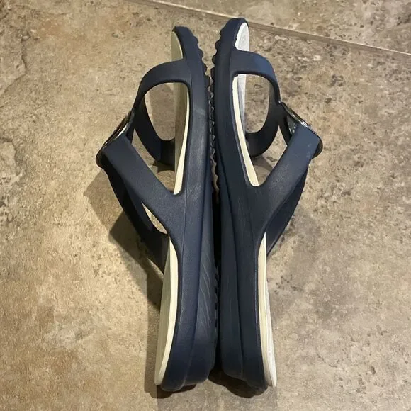 CROCS Sanrah Circle Slide Sandal Shoe Womens Size 7 Medallion Comfort Casual - Picture 11 of 13